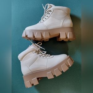 NWT Shoedazzle 'Sylvie' Platform Combat Boots